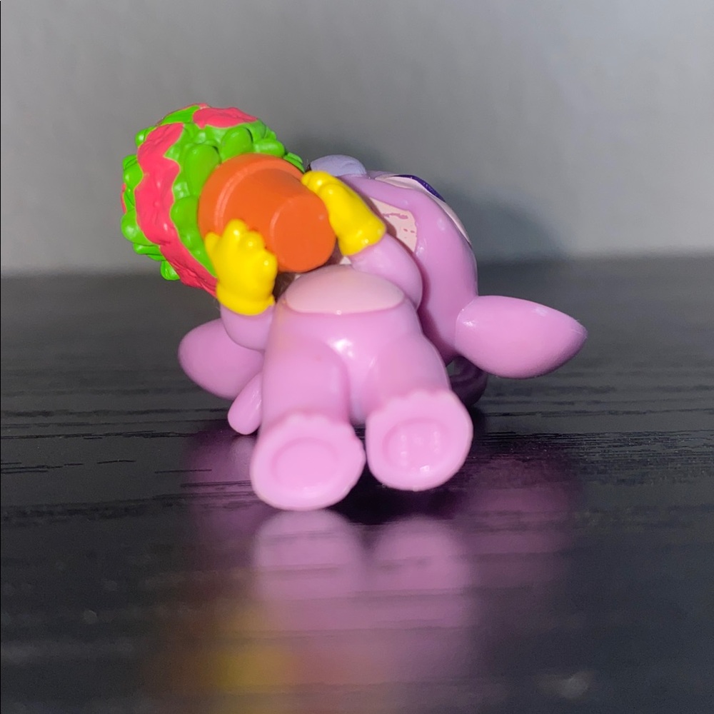 💋Disney Stitch That's So Stitch Angel with flowers Collectible Figure! - Picture 3 of 4